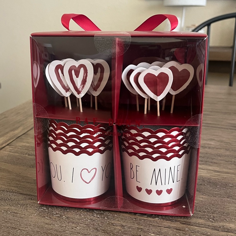 Rae Dunn Valentine's Day Cupcake Kit with Heart Toppers